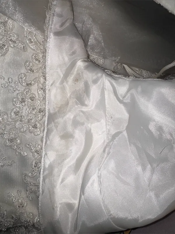 Demetrios Vintage Inspired Lace Ball Gown Wedding Dress Size 6 - Image 8