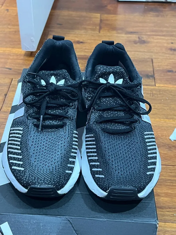 Adidas Women’s Sneakers Black White - Image 2