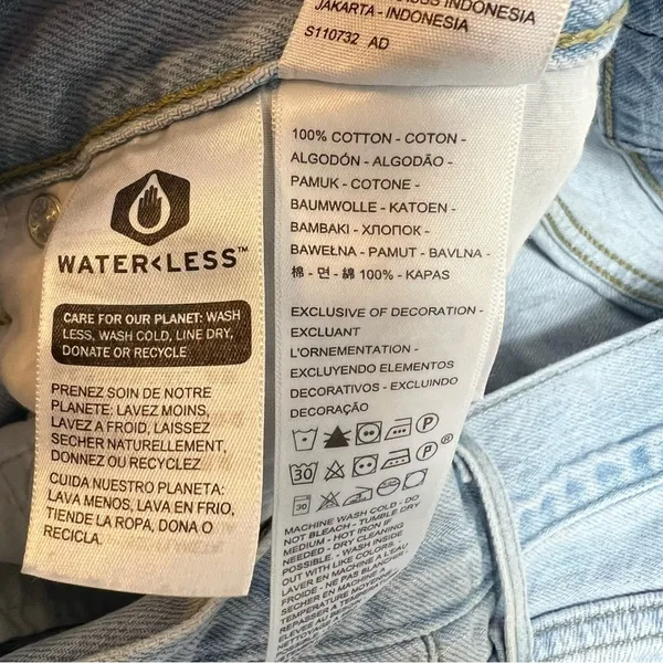 Levi’s low pro straight jeans light wash distressed Sz 32‎ - Image 4