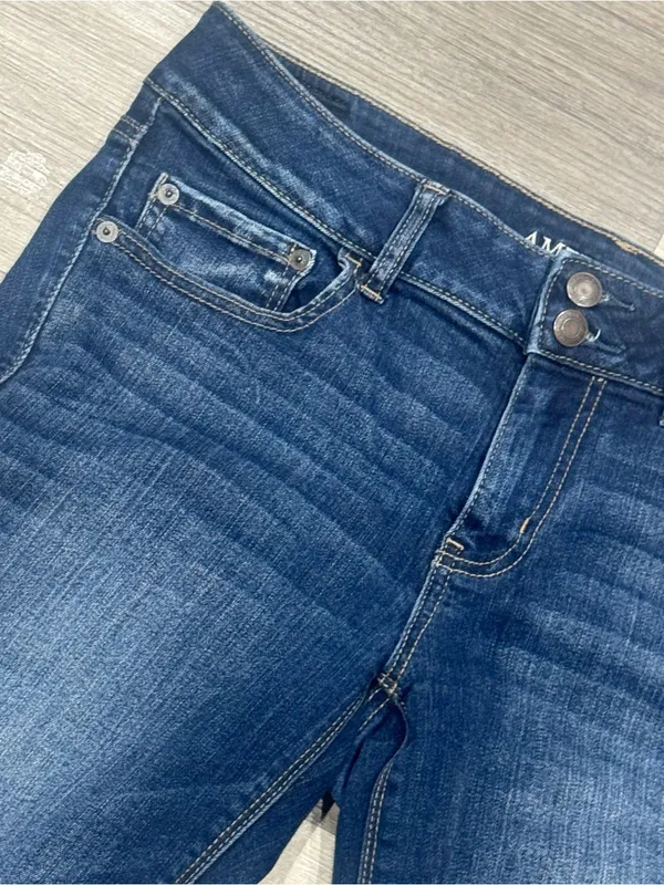 American Eagle AE Artist Flare Jeans Size 12 Short - Image 2