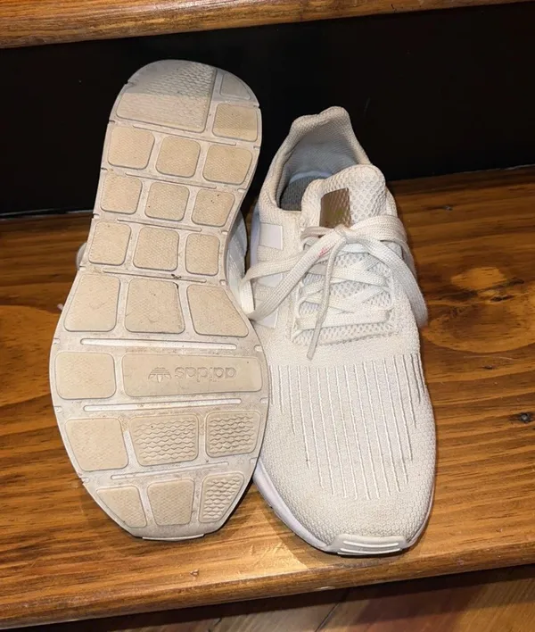 Adidas Tennis Shoes - Image 4