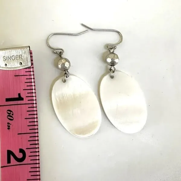 Mother of Pearl oval drop earrings - Image 5