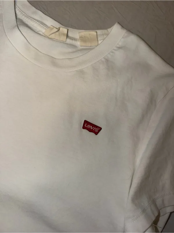 Levi's White T-Shirt with Red Logo - Image 3