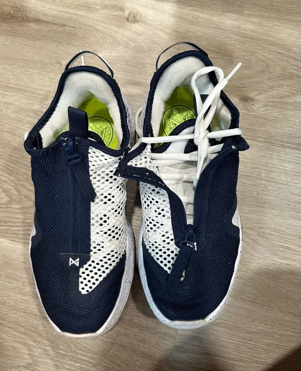 Nike Air Shoes - Image 3