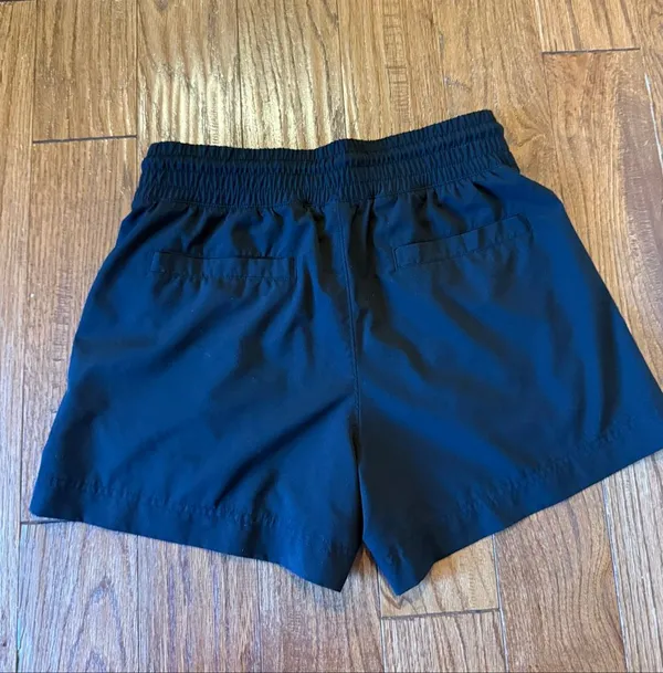Old navy stretch tech 4” inseam athletic shorts small - Image 6