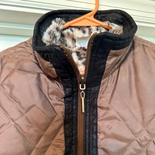 Gorgeous Bronze Vest Lined with Faux Leopard Fur - Never worn! Brand new! - Image 3