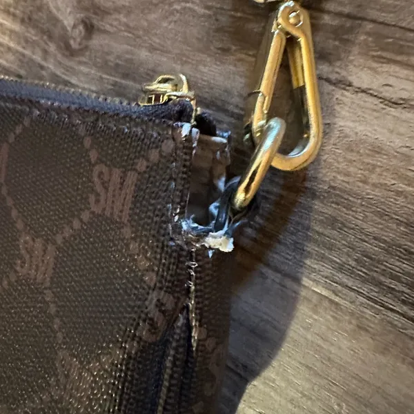 Steve Madden Adjustable Crossbody/ Shoulder Bag - Image 4