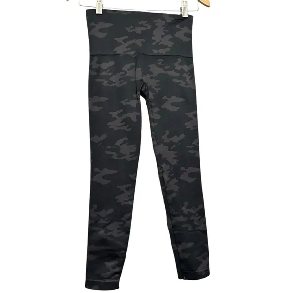 Spanx Women’s Size M Black Camo Seamless Look At Me Now Leggings - Image 7