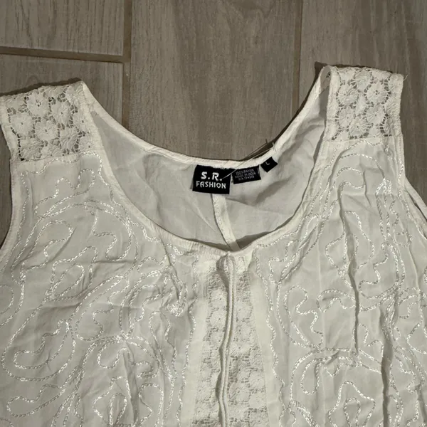 Sleeveless Cream Lace High-Low Dress - Image 5