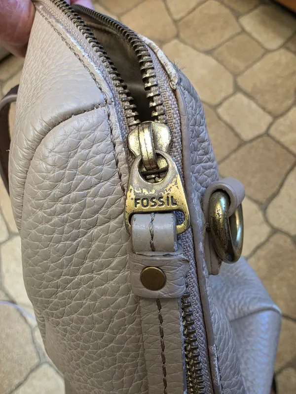 Fossil Tan Pebbled Leather Purse - Image 16