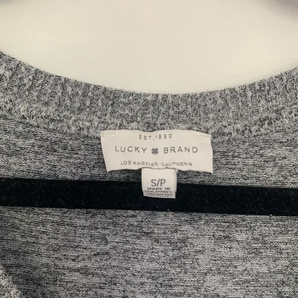 Lucky brand soft long sleeve v neck top - Image 3