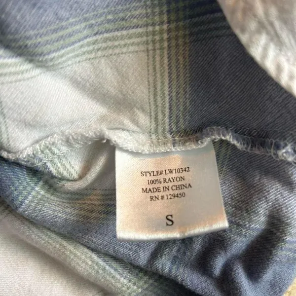 Women’s Wrangler Button-Up Shirt - Size Small, Soft & Lightweight, 100% Rayon - Image 5