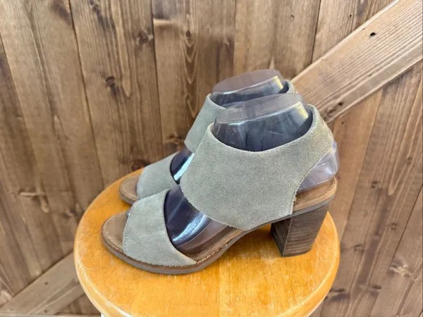 TOMS Women’s Size 7 Gray Suede Peep Toe Block Heel Sandals - Image 3