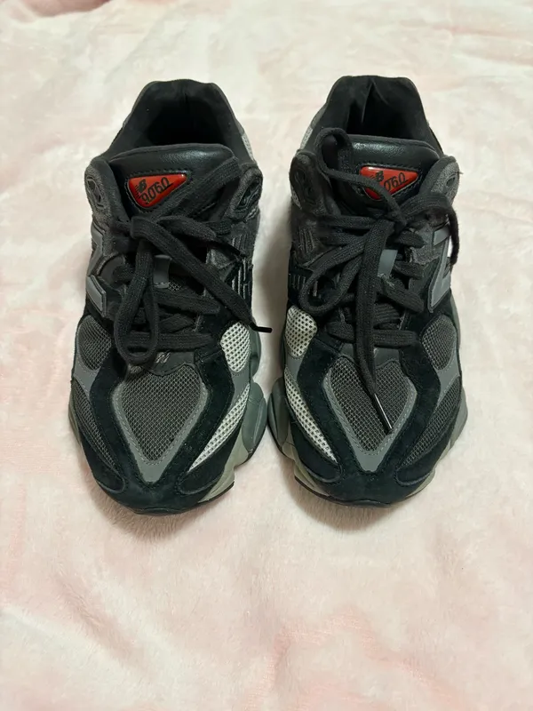 New Balance 9060 Women’s Sneakers - Image 4