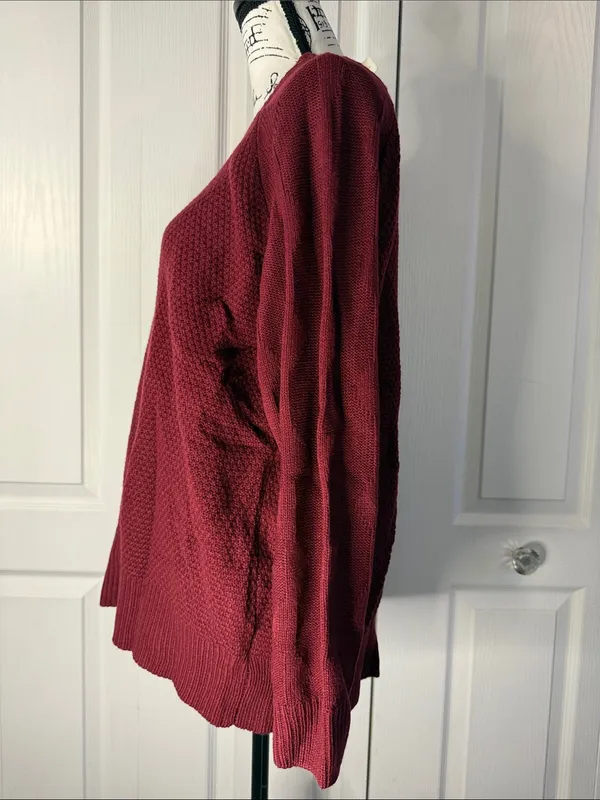 BloomChic Women's Crewneck Sweater in Burgundy - Image 4