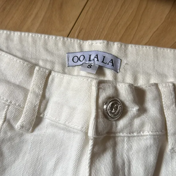 OO LA LA White Pants with Button Detail - Image 3