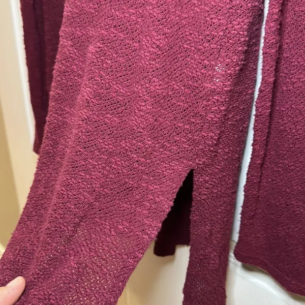 American‎ Eagle Outfitters Women’s Burgundy Long Sleeve Sweater Size Medium - Image 2