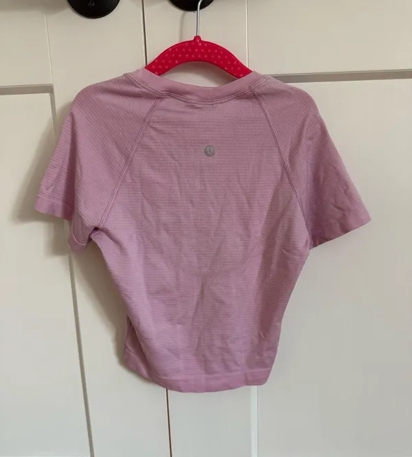Swiftly Tech Cropped Lululemon Short Sleeve 2.0 Pink Baby - Image 2
