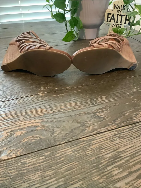 Steve Madden Brown Leather Strappy Wedges 6.5 - Image 11