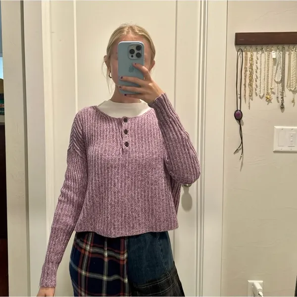 American Eagle Purple Henley Cropped Sweater XS Buttons Round Neck Casual‎ - Image 7