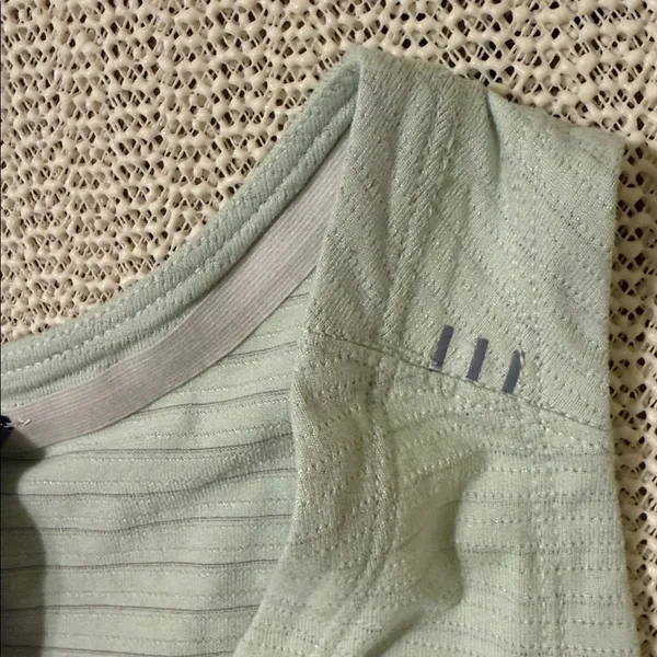 Lululemon Lightweight Training Racerback Tank Top Women's M Mint - Image 3