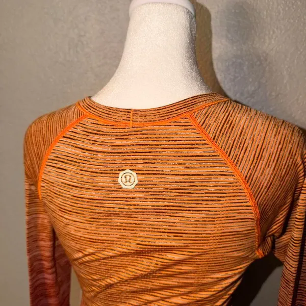 RARE HARD TO FINDLululemon Swiftly Tech Long Sleeve Crew Vivid Amber Size 4 NWOT - Image 3
