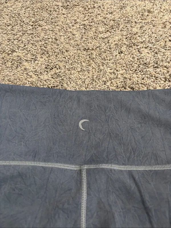 Zyia Shorts Size Medium - Image 3