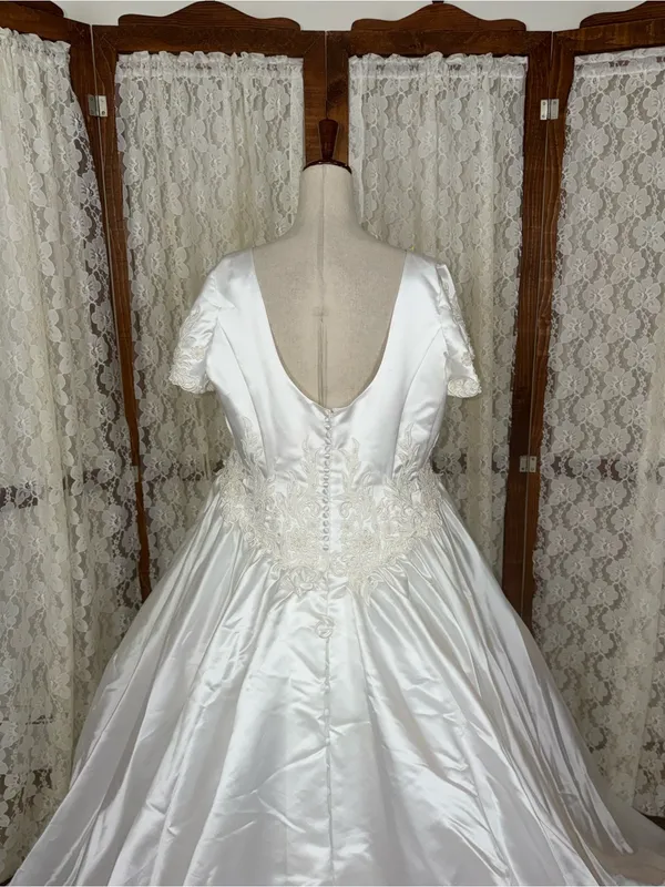 Beautiful Vintage 90s Mon Cheri White Satin Wedding Gown - Image 5