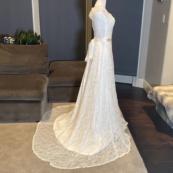 Women’s Wedding Dress V-Neck A-Line Cap Sleeve Lace over Satin Ivory Size 2 NWT - Image 8
