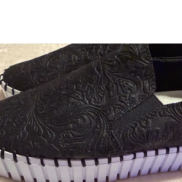 Very G Women Black Embossed Floral Slip On Platform Sneakers VGSP0271-001 Size 9 - Image 13