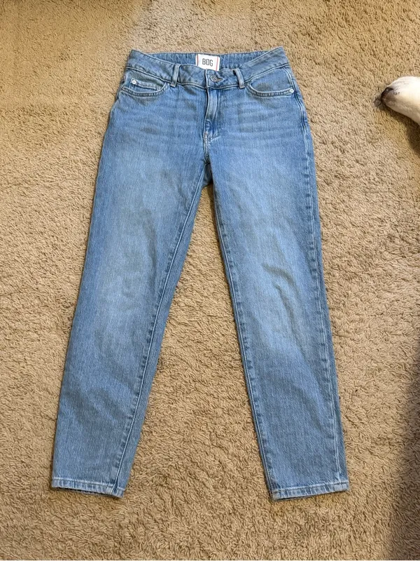 BDG Light Blue High-Rise Straight Jeans - Image 2