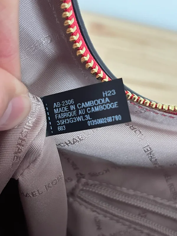Michael Kors Purse - Image 11