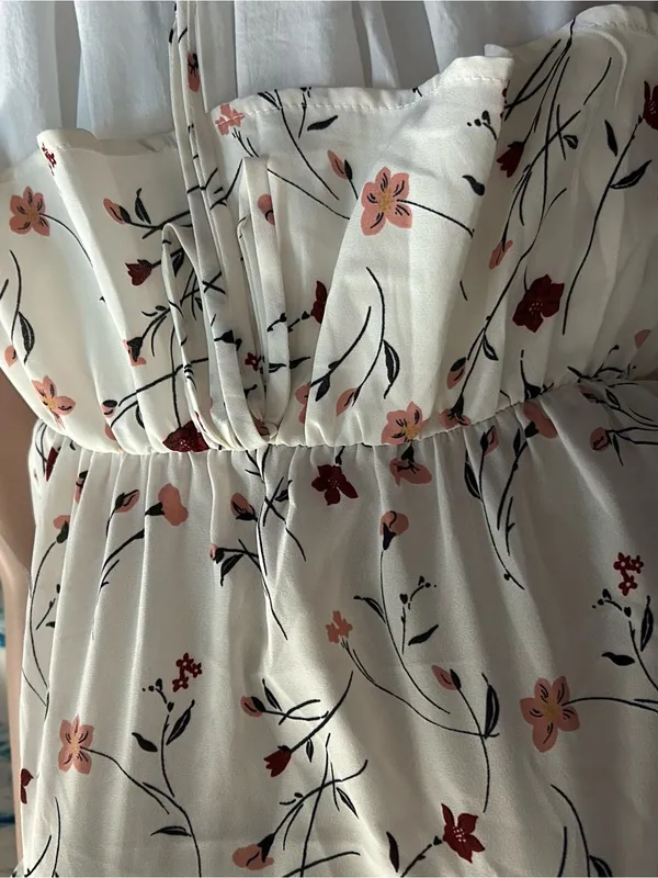 Sienna Sky Cream & Pink Floral V-Neck Blouse SZ Small NWT - Image 8