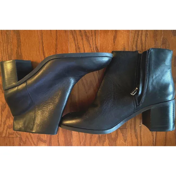 Vince Camuto Black Leather Ankle Booties Size 10 Zipper * Flaw: Off Track New - Image 14