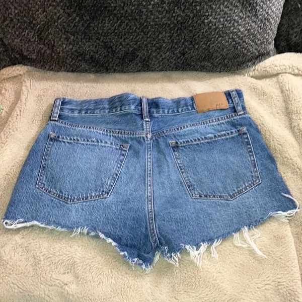 Aeropostale Distressed Boyfriend Shorts, Size 8 - Image 3