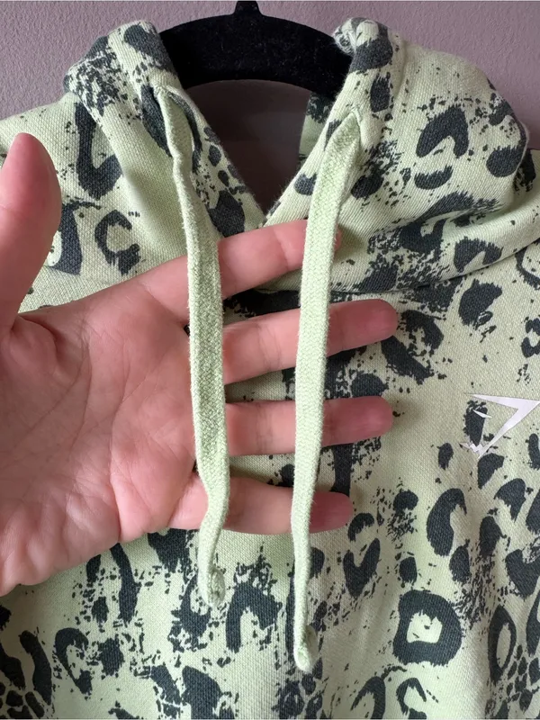 Gymshark Women’s Light Green All Over Animal Print Hoodie‎ Sweatshirt Medium - Image 8