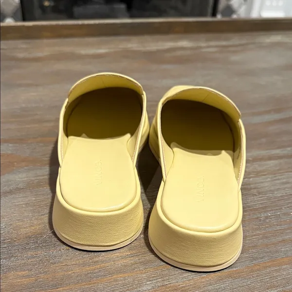 Vince Raquel Leather Mules Cashew Pale Yellow Slip-On Flats Size 5.5 NIB $295‎ - Image 9