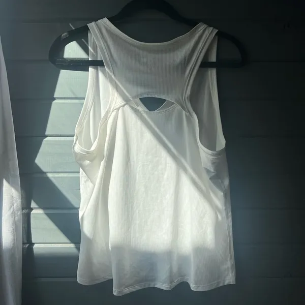 ✨NEW✨ White Nike Athletic Top! - Image 2