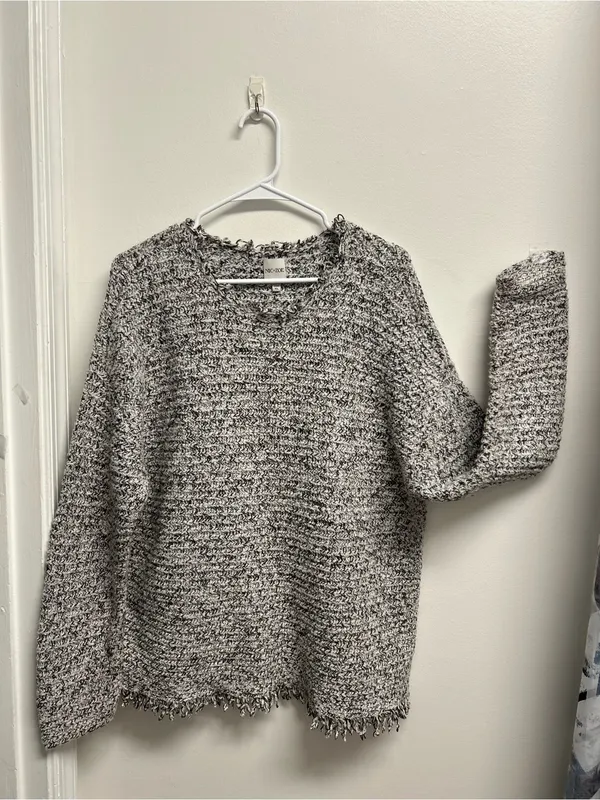 Cozy Textured Fringe Hem Women’s Sweater - Cream & Black - Image 3