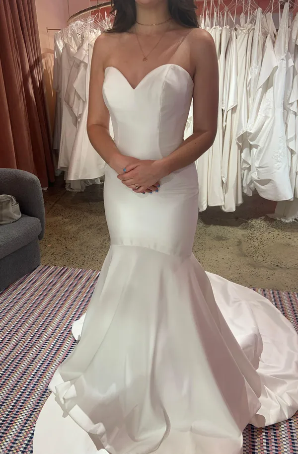 Vow’d Wedding Dress White Size 4 - Image 2