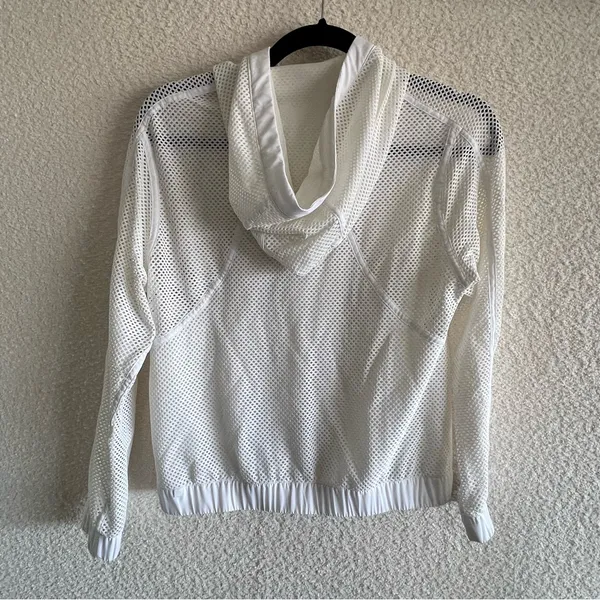Lululemon Women’s Mesh On Mesh White Lightweight‎ Jacket Size Small/4 - Image 4
