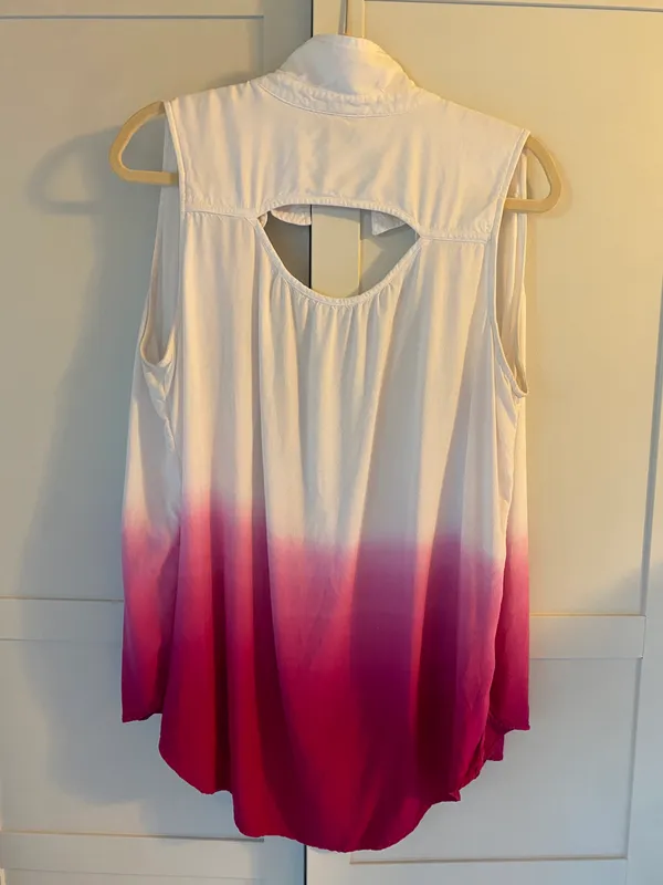 a.n.a White and Pink Sleeveless Button Up Shirt - Image 2