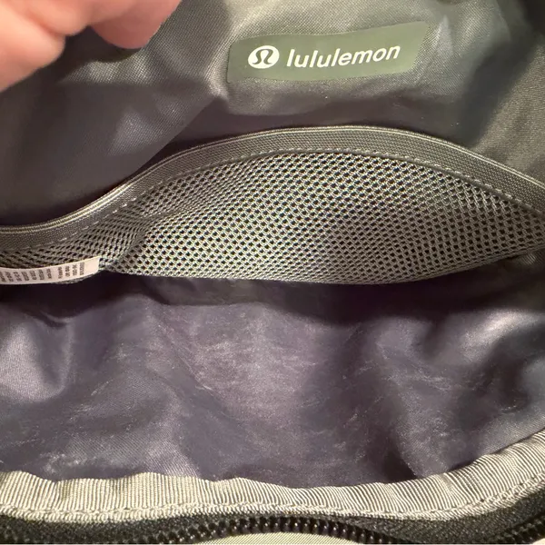 Lululemon Athletica Olive Belt Bag - Image 6