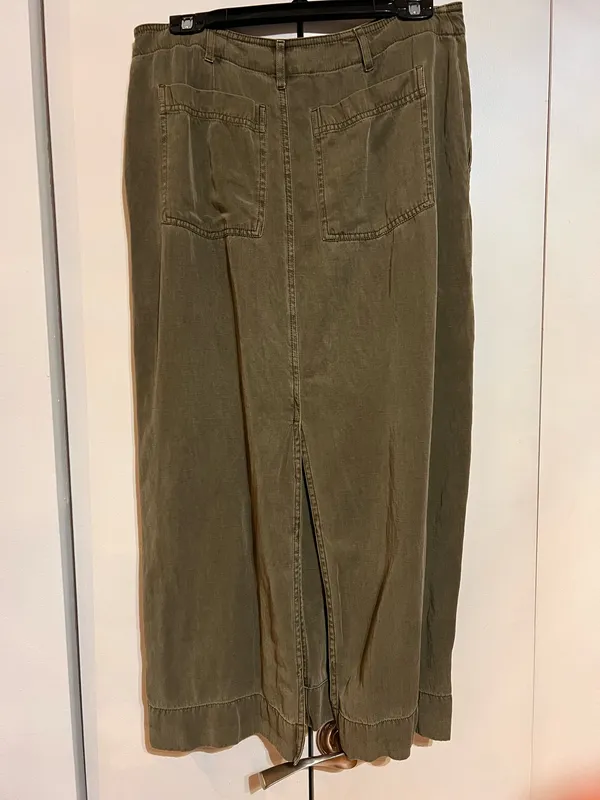Treasure & Bond Utility Midi Skirt - Image 2