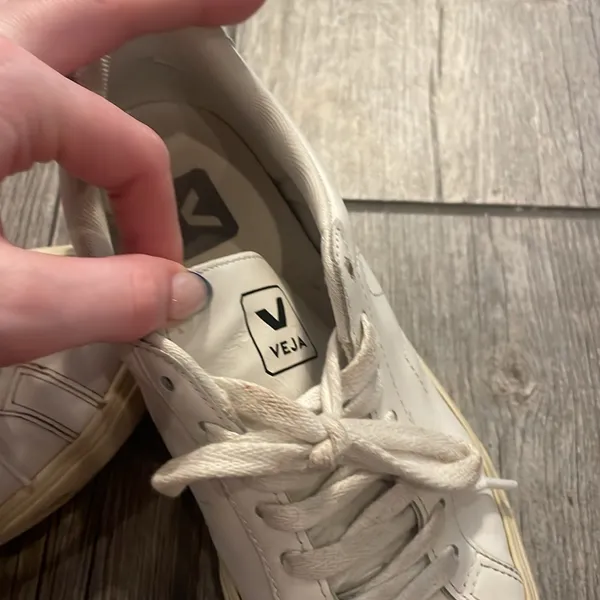 Veja White Minimalist Sneakers with Rubber Sole - Image 6