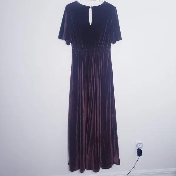 Baltic Born Vivian Velvet Maxi Dress Short Sleeve New Without TagsV-Neckline - Image 7