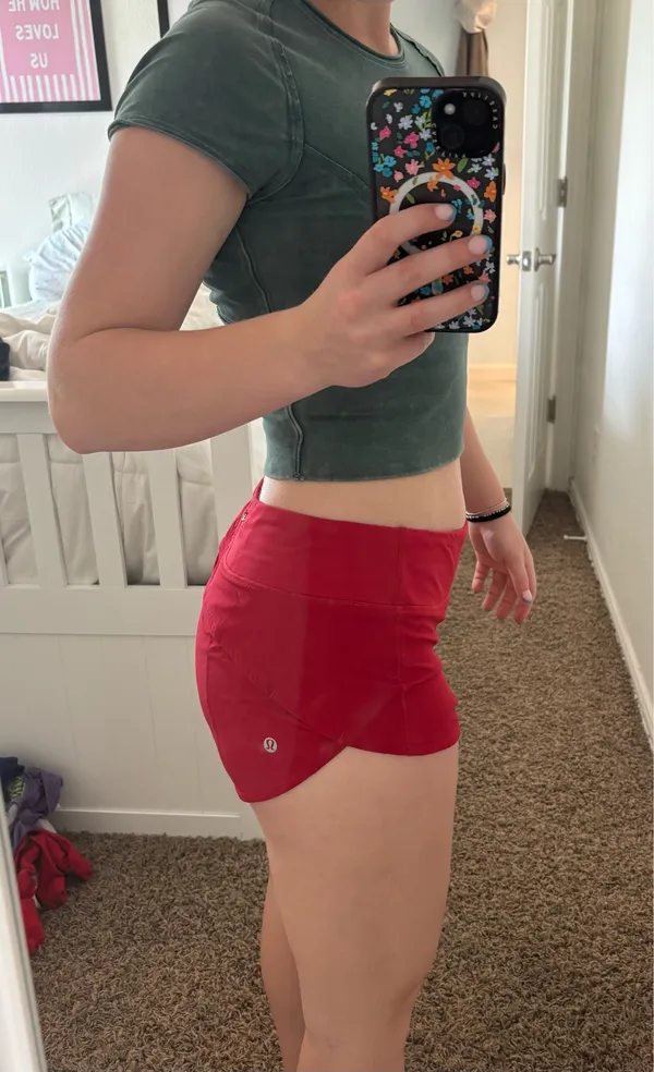 Red Lululemon Shorts 2.5" Low-Rise Speed Up - Image 3