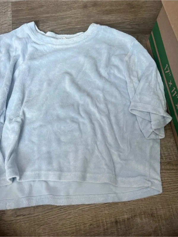 Aritzia Light Blue Women's Short Sleeve Terry Crewneck Top - Image 4