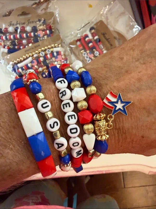🇺🇸🇺🇸🇺🇸BOGOHO🇺🇸🇺🇸🇺🇸Fashion Jewelry Red White Blue Patriotic Beaded Bracelet Stack - Image 4