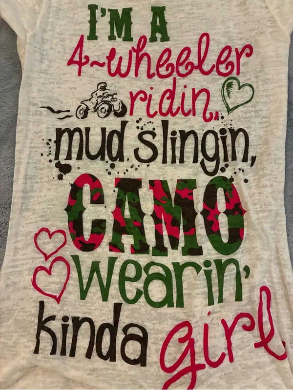 Women’s Ransom Brand I'M A 4-Wheeler Ridin' Camo Wearin' Kinda Girl Tee Size L - Image 4